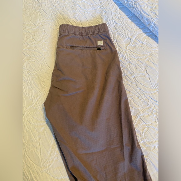 Vuori Ripstop Pant in Medium. The Rise The Shine. - Picture 6 of 8